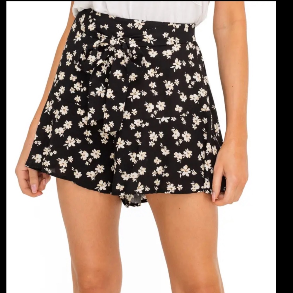 All In Favor Tie Waist Pull On Shorts